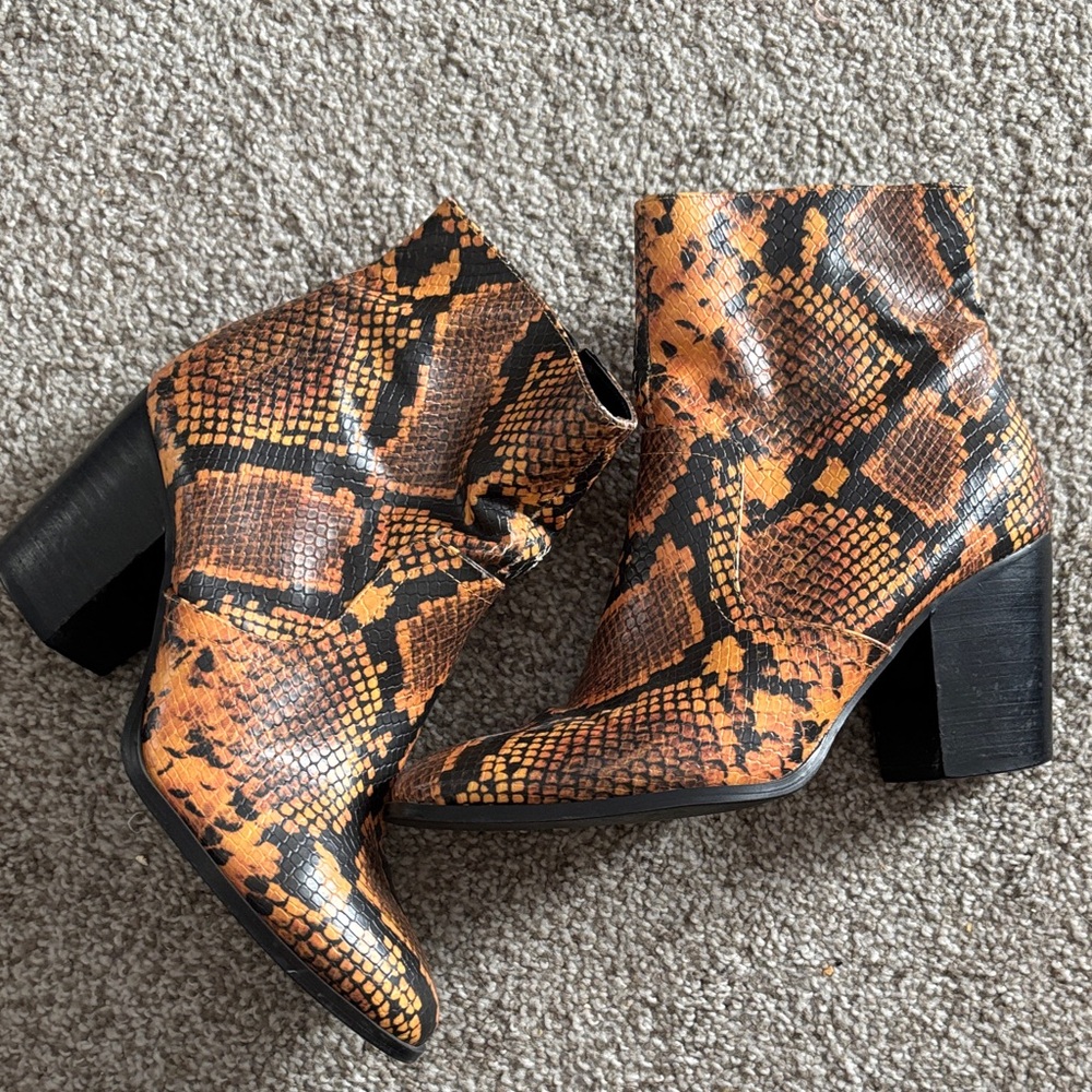 Steve Madden Brown Snakeskin Ankle Booties